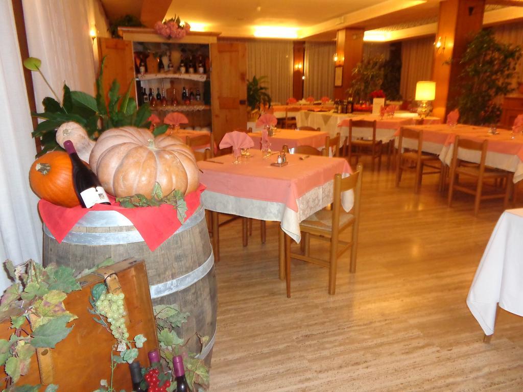 Albergo Ristorante Cima I Pra' Ponte nellʼAlpi Zewnętrze zdjęcie